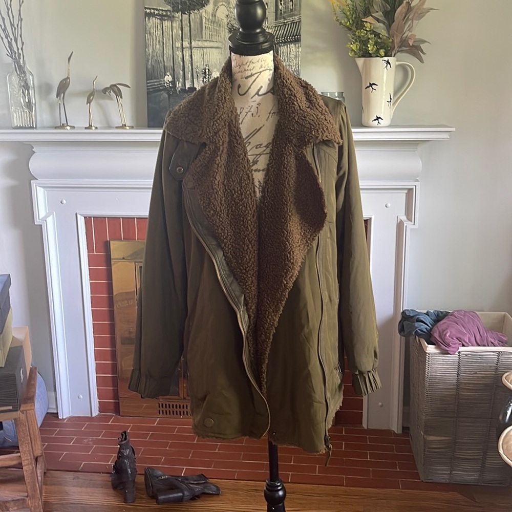 Anthropologie green jacket faux-shearling lining SO SOFT! Small